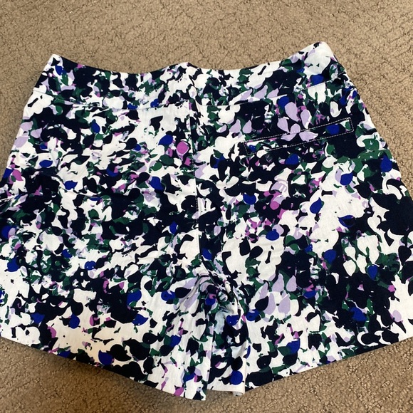 Margaret M shorts, size small - Picture 5 of 5
